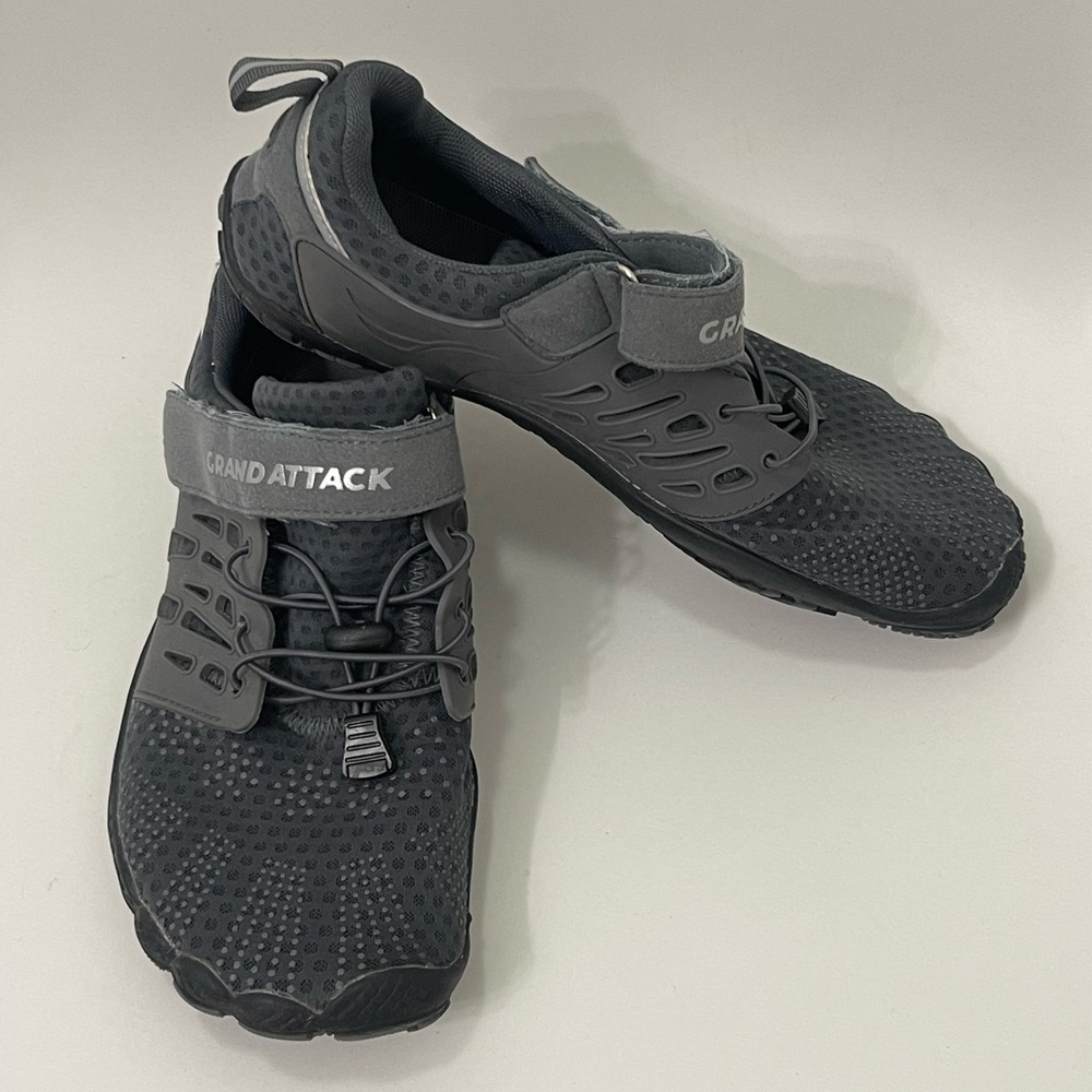 Men's Black Athletic Shoes